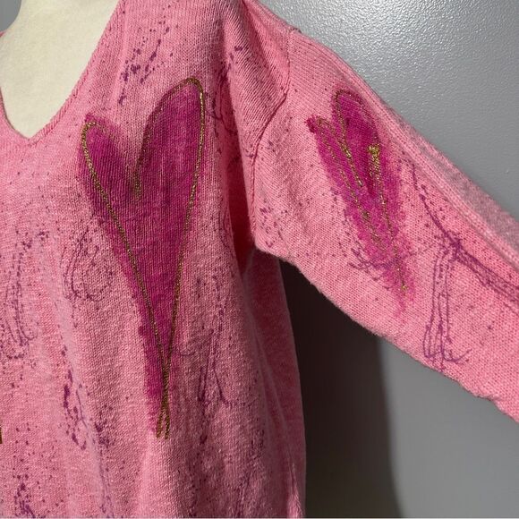 Victoria pink heart painted sweater no size but fits like a large - Picture 4 of 9